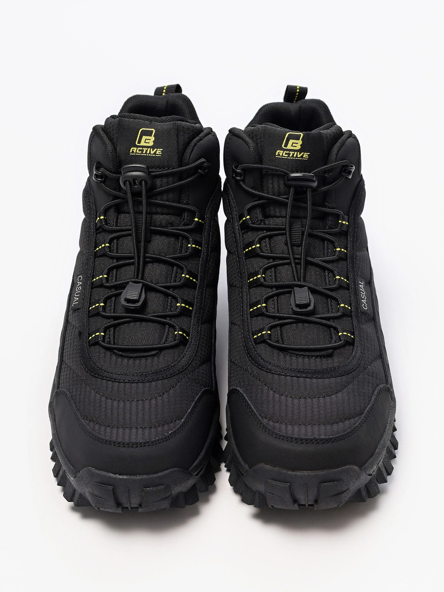 Кроссовки черного цвета текстильные на рельефной подошве